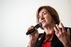 Professor Elizabeth Elliott presenting at a Parliamentary event raising awareness of FASD.